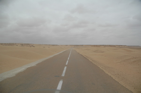 Mucha recta en el Sáhara